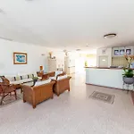 Andreotis Apts 4*