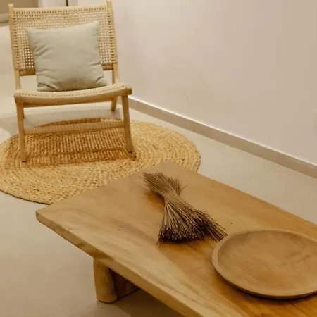Andreotis Apts Апарт-отель 4*