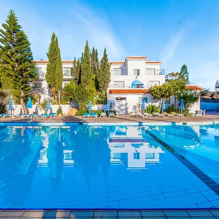 Andreotis Apts Апарт-отель